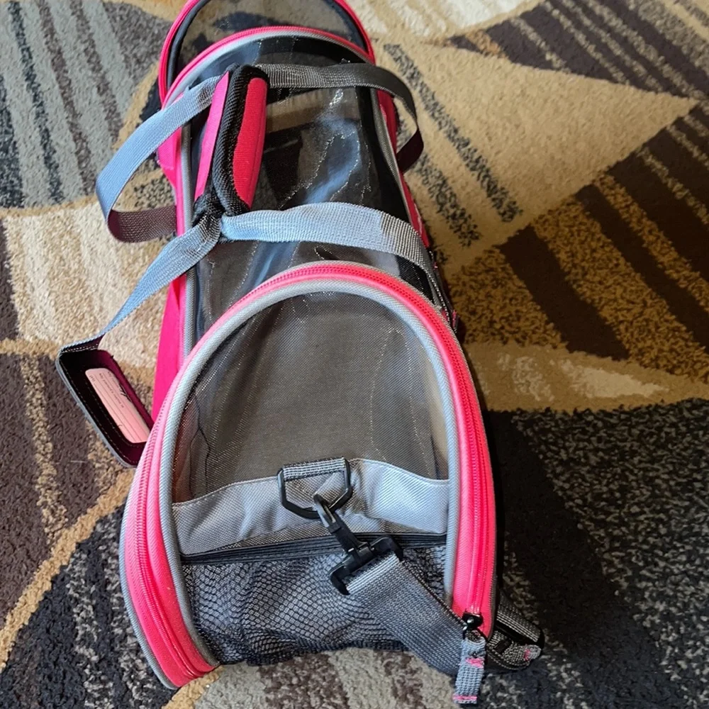 Beautiful Pink Bergan Dog 🐶 Carrier Tote! Barley used